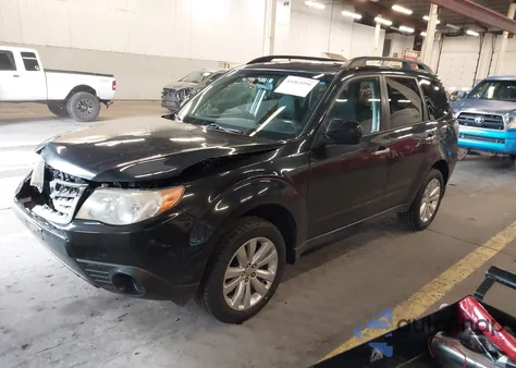 2011 Subaru Forester 2.5X Premium z USA, uszkodzony, nr VIN JF2SHADC5BH704096